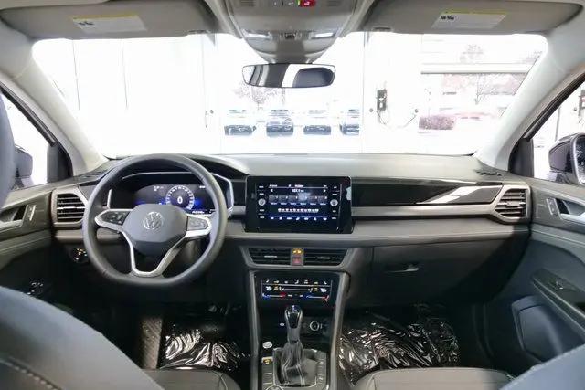 2026 Volkswagen Taos SE Black