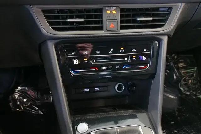 2026 Volkswagen Taos SE Black