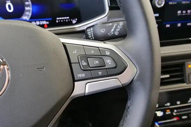 2026 Volkswagen Taos SE Black