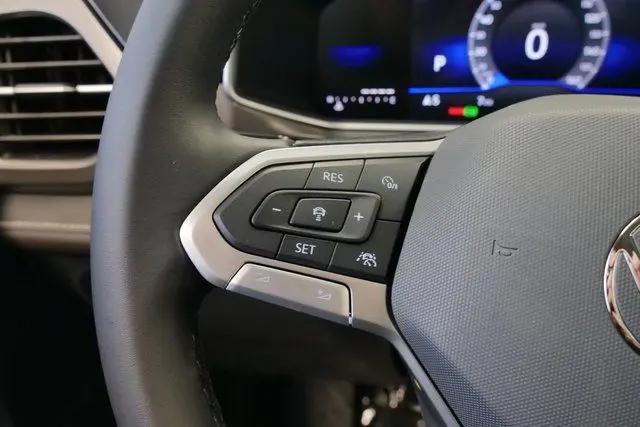 2026 Volkswagen Taos SE Black