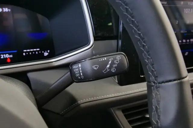 2026 Volkswagen Taos SE Black