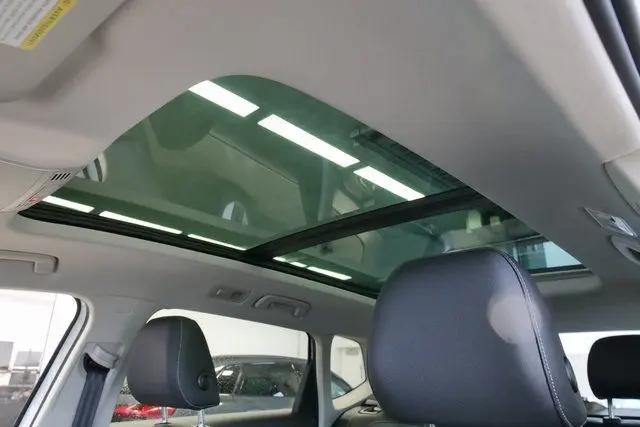 2026 Volkswagen Taos SE Black