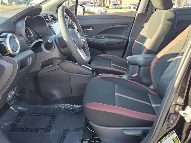 2025 Nissan Versa 1.6 SR