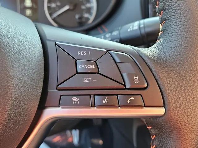 2025 Nissan Versa 1.6 SR