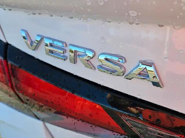 2025 Nissan Versa 1.6 SR