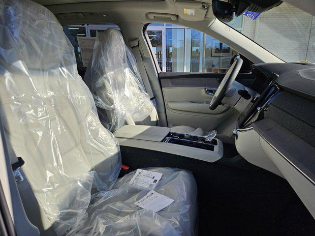 2026 Volvo XC90 B6 Ultra Dark Theme 7-Seater