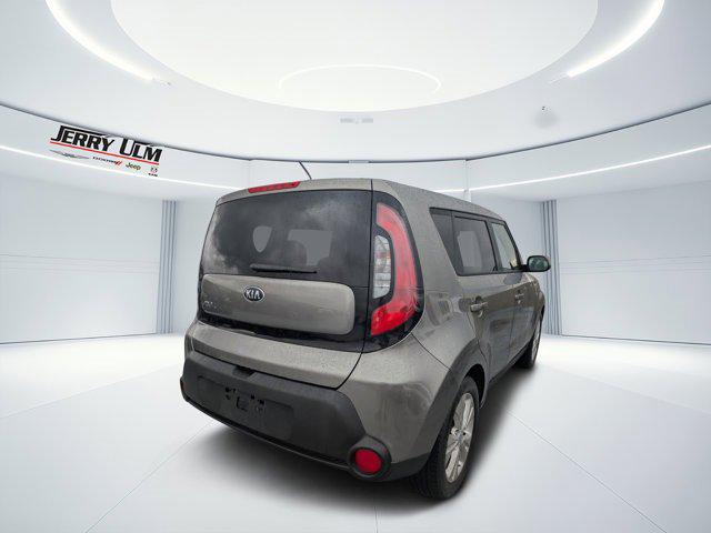 2015 Kia Soul + 2015 Kia Soul +