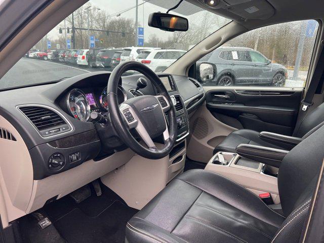 2016 Chrysler Town and Country Touring