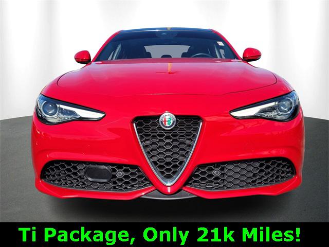 2022 Alfa Romeo Giulia Ti RWD 2022 Alfa Romeo Giulia Ti RWD