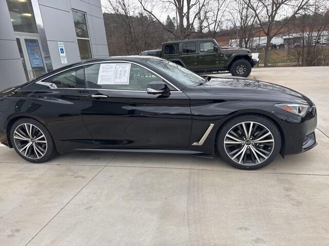 2022 INFINITI Q60 LUXE