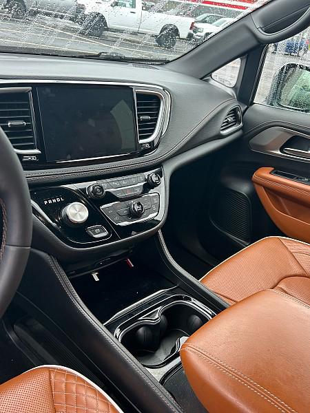 2024 Chrysler Pacifica Pinnacle AWD 2024 Chrysler Pacifica Pinnacle AWD