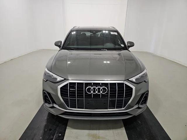 2022 Audi Q3 Premium 45 TFSI S line quattro Tiptronic 2022 Audi Q3 Premium 45 TFSI S line quattro Tiptronic