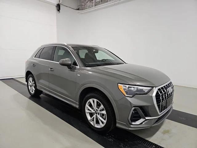 2022 Audi Q3 Premium 45 TFSI S line quattro Tiptronic 2022 Audi Q3 Premium 45 TFSI S line quattro Tiptronic