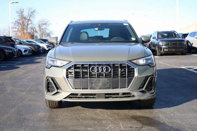 2022 Audi Q3 Premium 45 TFSI S line quattro Tiptronic 2022 Audi Q3 Premium 45 TFSI S line quattro Tiptronic