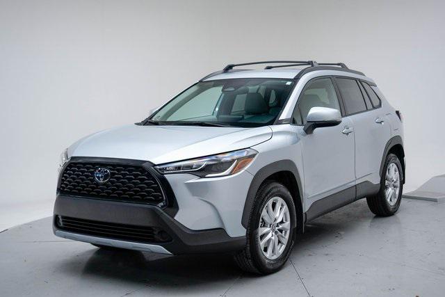 2023 Toyota Corolla Cross LE's photo