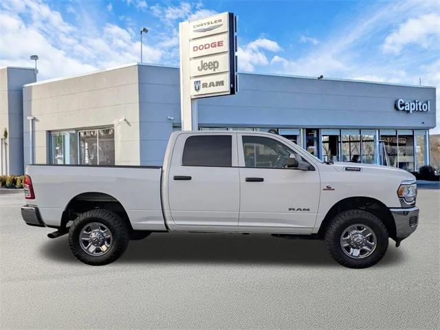 2020 RAM 3500 Tradesman Crew Cab 4x4 64 Box