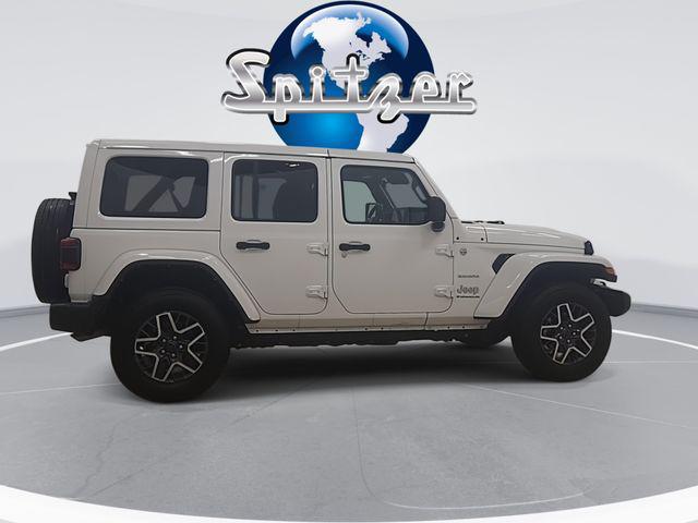 2024 Jeep Wrangler 4-Door Sahara 4x4