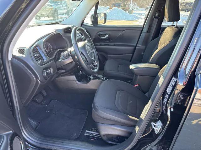 2017 Jeep Renegade Altitude FWD