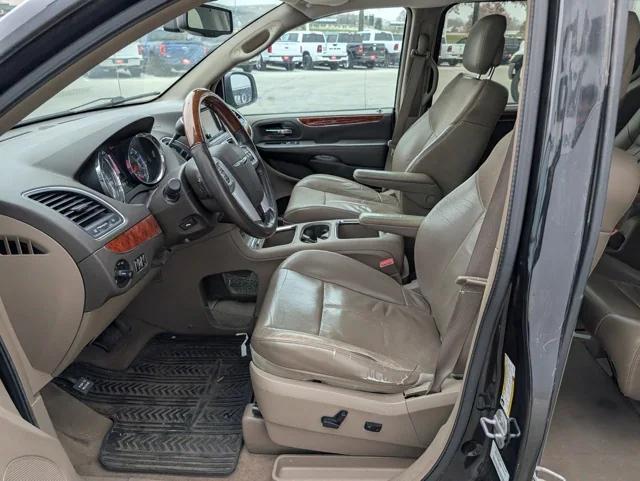 2013 Chrysler Town and Country Limited 2013 Chrysler Town and Country Limited