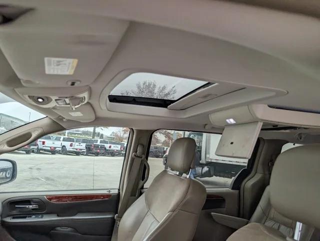 2013 Chrysler Town and Country Limited 2013 Chrysler Town and Country Limited