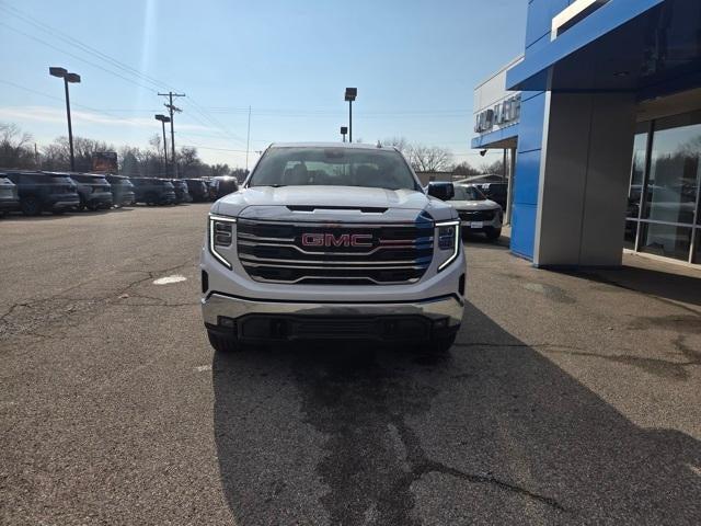 2024 GMC Sierra 1500 4WD Crew Cab Short Box SLT