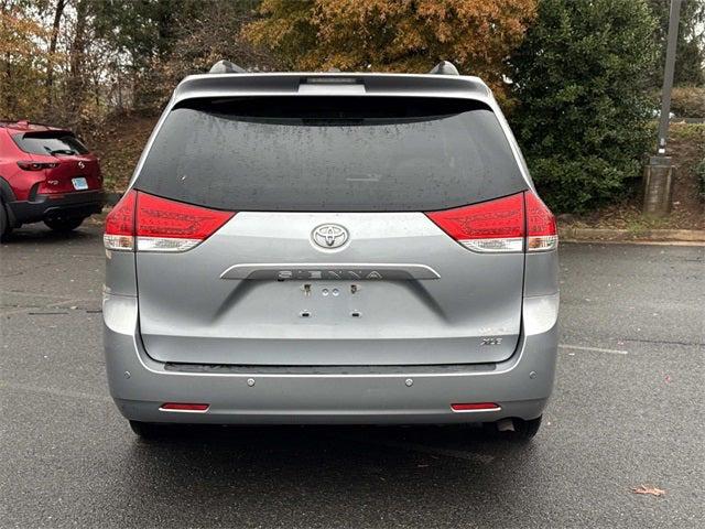 2014 Toyota Sienna XLE V6 8 Passenger