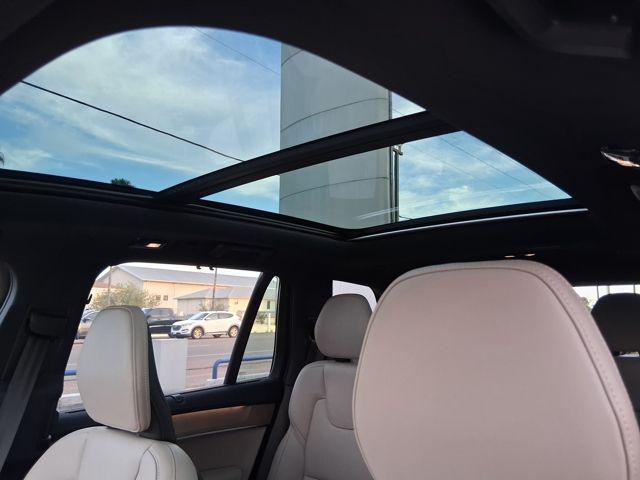 2026 Volvo XC90 Ultra Dark Theme, B6 AWD Gas (mild hybrid), Gasoline, 7 Seats