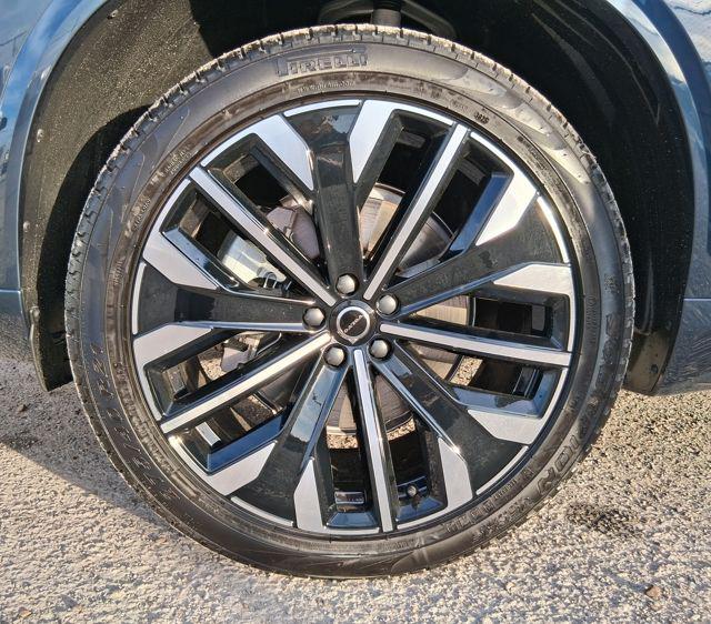 2026 Volvo XC90 Ultra Dark Theme, B6 AWD Gas (mild hybrid), Gasoline, 7 Seats