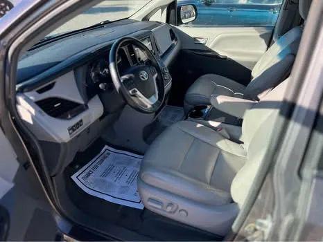 2017 Toyota Sienna XLE 7 Passenger