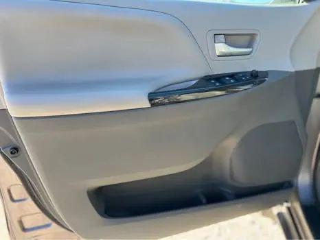 2017 Toyota Sienna XLE 7 Passenger