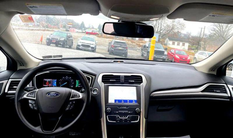 2020 Ford Fusion SE