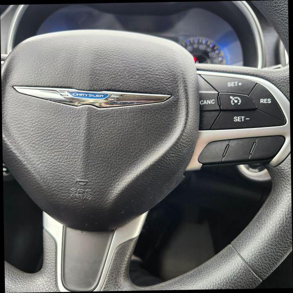 2015 Chrysler 200 LX