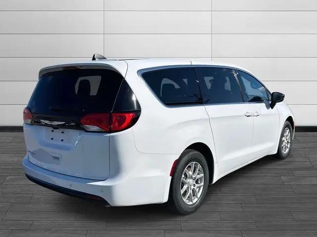 2026 Chrysler Voyager LX