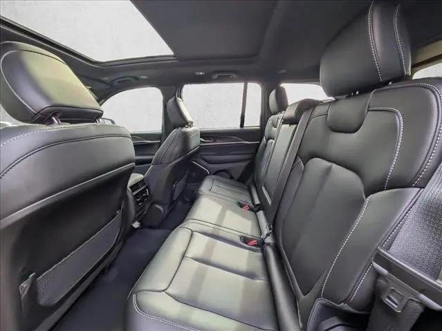 2026 Jeep Grand Cherokee Limited 4x2