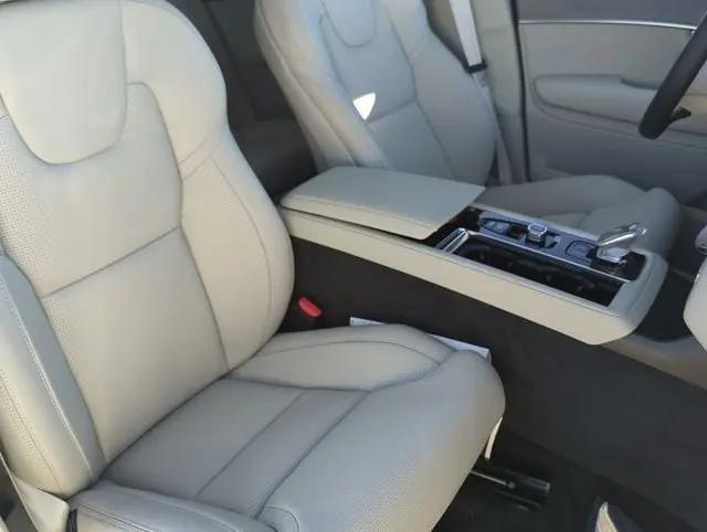 2026 Volvo XC90 Ultra, B6 AWD Gas (mild hybrid), Gasoline, Bright, 7 Seats