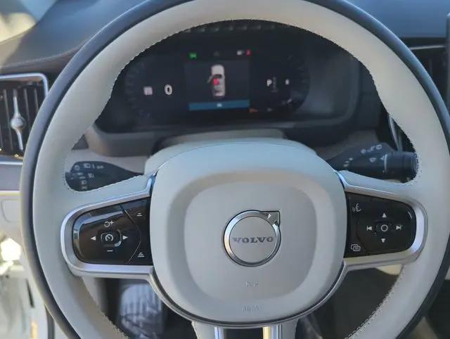 2026 Volvo XC90 Ultra, B6 AWD Gas (mild hybrid), Gasoline, Bright, 7 Seats