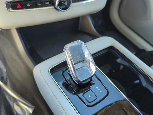 2026 Volvo XC90 Ultra, B6 AWD Gas (mild hybrid), Gasoline, Bright, 7 Seats