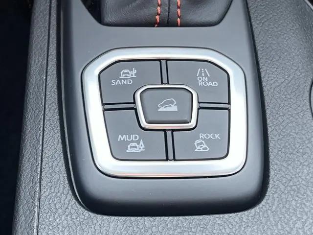 2026 Nissan Frontier Crew Cab PRO-4X 4x4