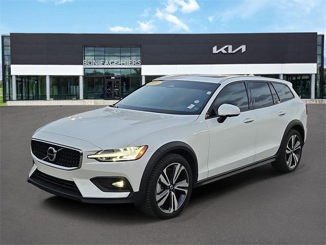 2023 Volvo V60 Cross Country B5 Plus 2023 Volvo V60 Cross Country B5 Plus