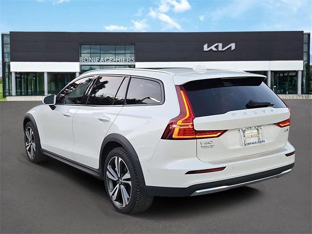 2023 Volvo V60 Cross Country B5 Plus 2023 Volvo V60 Cross Country B5 Plus