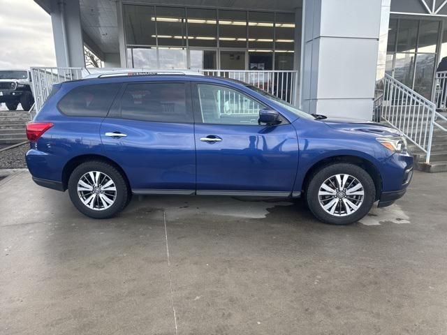2018 Nissan Pathfinder SV