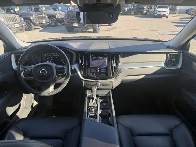 2018 Volvo XC60 T6 Momentum 2018 Volvo XC60 T6 Momentum