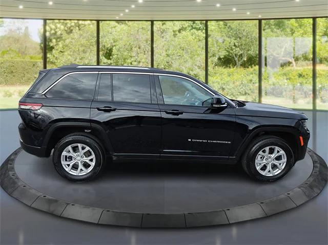 2023 Jeep Grand Cherokee Limited 4x4 2023 Jeep Grand Cherokee Limited 4x4