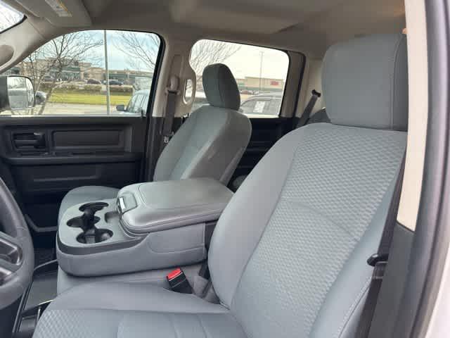 2018 RAM 2500 Tradesman Crew Cab 4x4 64 Box 2018 RAM 2500 Tradesman Crew Cab 4x4 64 Box