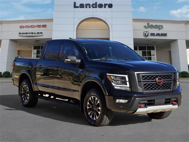 2024 Nissan TITAN Crew Cab PRO-4X 4x4 2024 Nissan TITAN Crew Cab PRO-4X 4x4