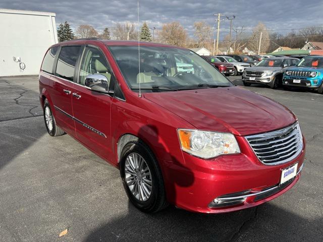 2016 Chrysler Town and Country Touring-L 2016 Chrysler Town and Country Touring-L