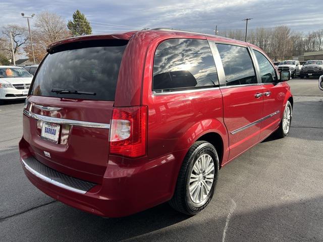 2016 Chrysler Town and Country Touring-L 2016 Chrysler Town and Country Touring-L