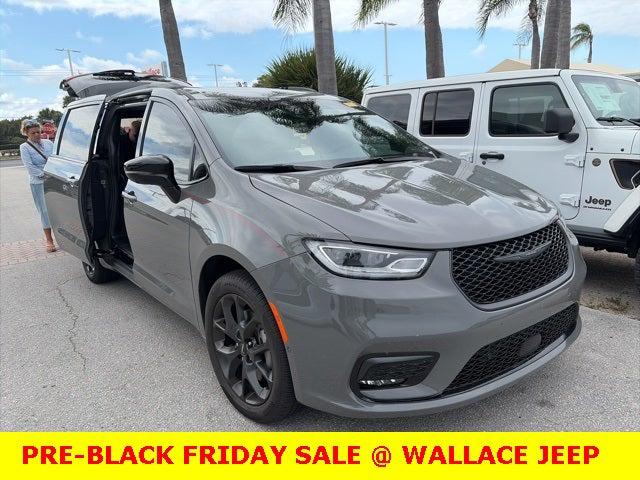 2025 Chrysler Pacifica Limited AWD