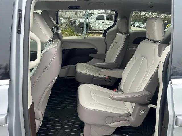 2020 Chrysler Voyager LXI