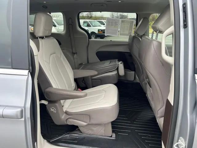 2020 Chrysler Voyager LXI